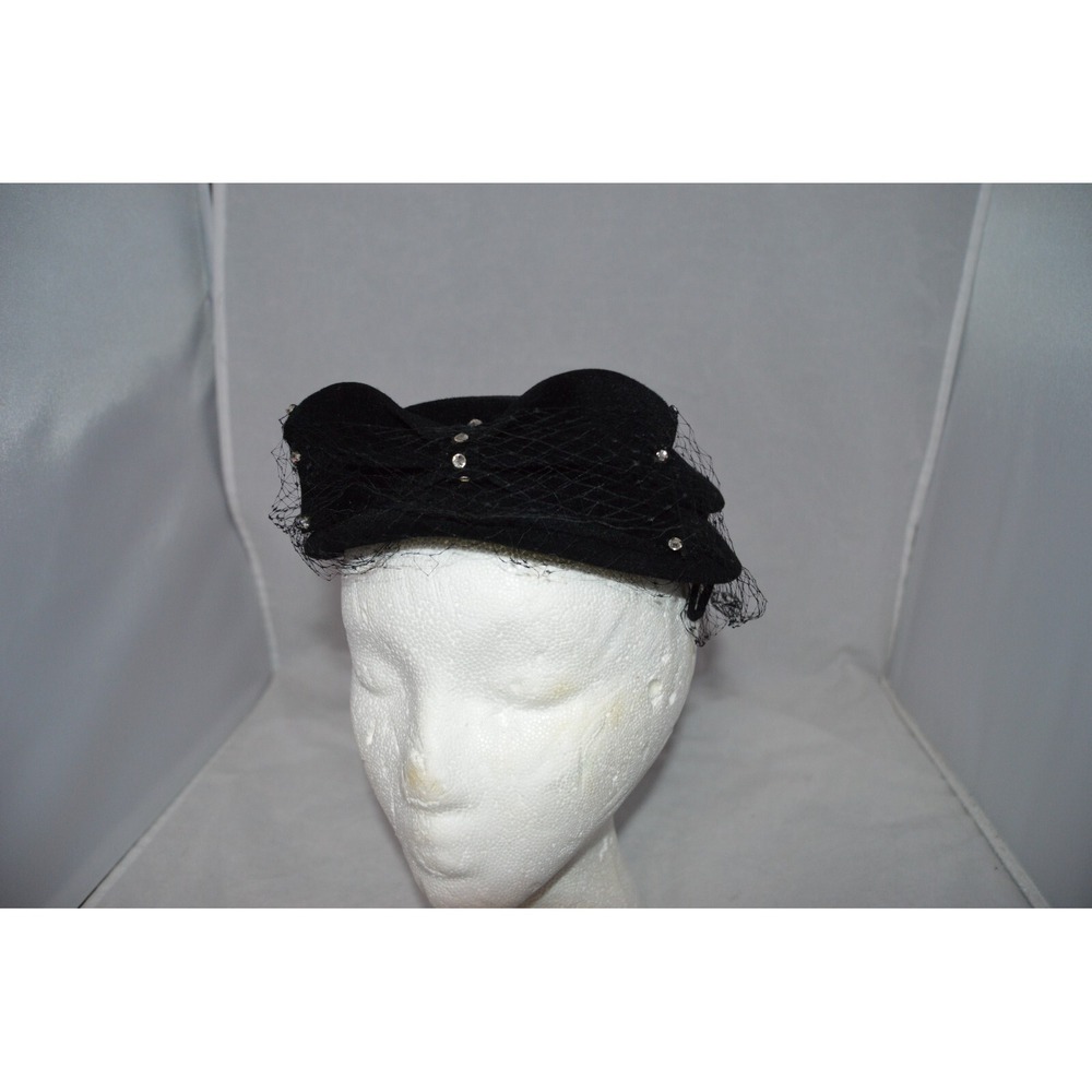 Vintage Hat An Austelle Fashion  Velour Bow and Lace Hat